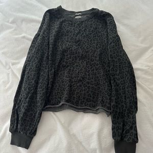 Gap Cheetah Print sweatshirt / crewneck.